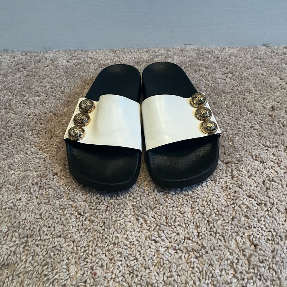 Balmain slides
